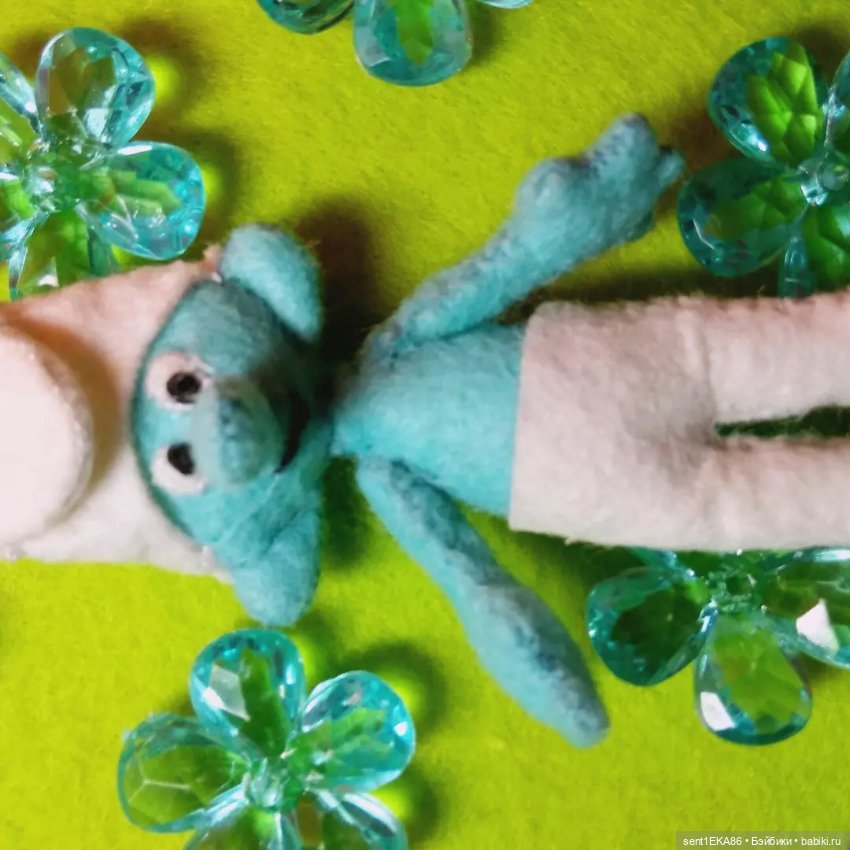 Сегодня вдохновение голубое в белых штанах (фото 2)