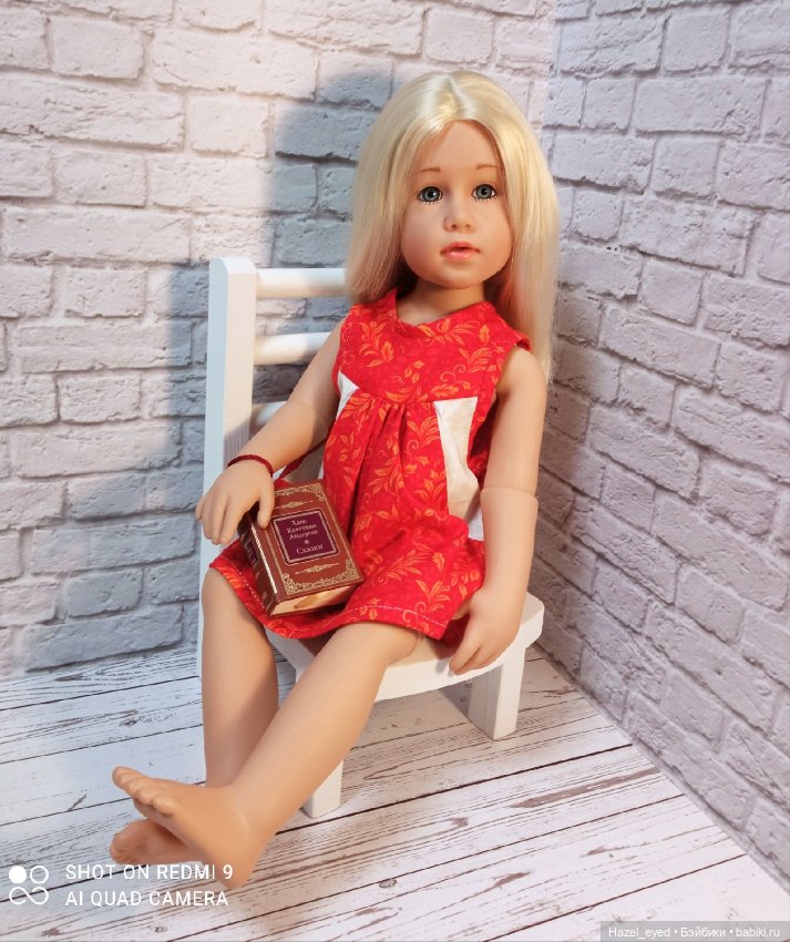 17-летняя модель шьёт для кукол Барби дизайнерские наряды (13 фото)