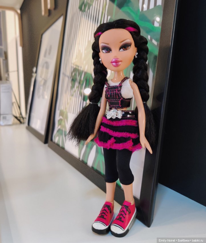 Джейд выбирает себе комнату (фото 3)