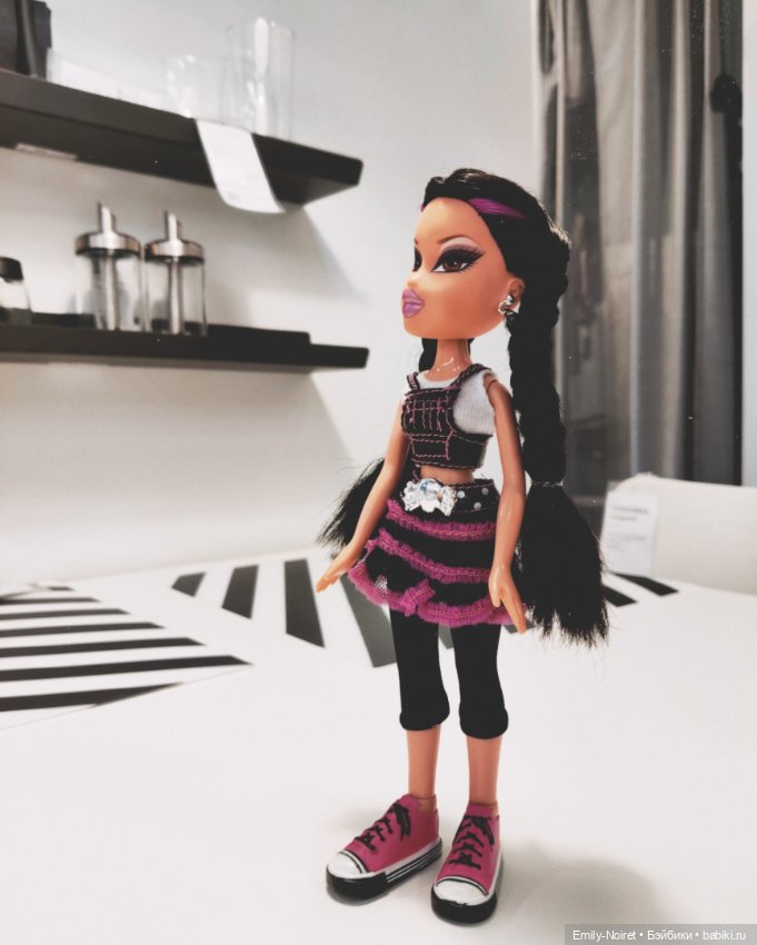 Джейд выбирает себе комнату (фото 2)