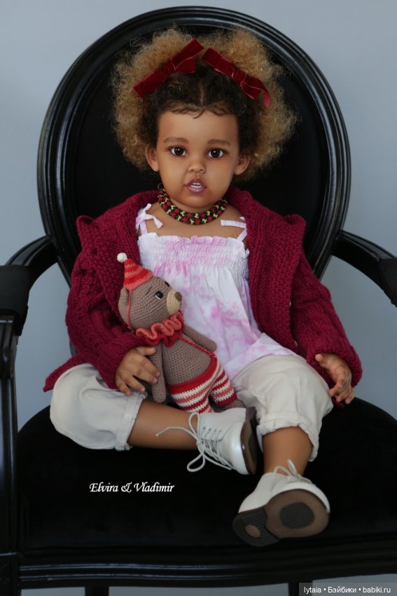 Крессида, скульптор Пинг Лау, рост 32 дюйма