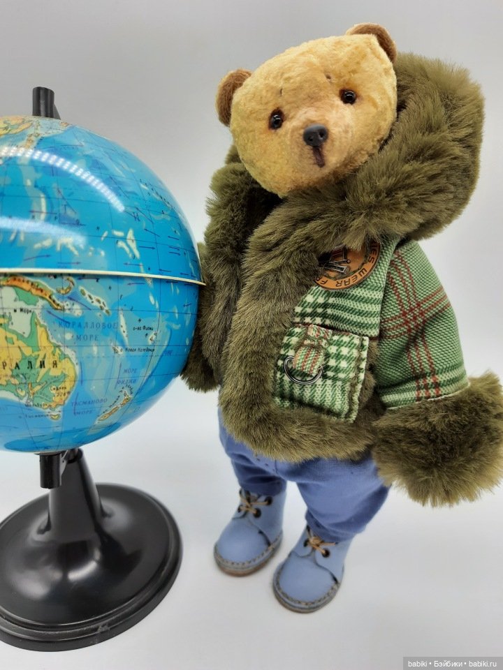 Вместо валенок перчатки натянул себе на пятки