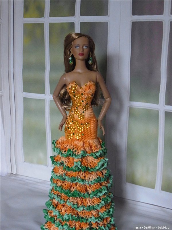 Вязаные наряды для кукол Тоннер