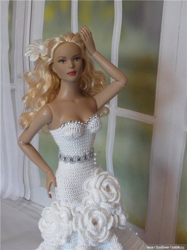 Вязаные наряды для кукол Тоннер