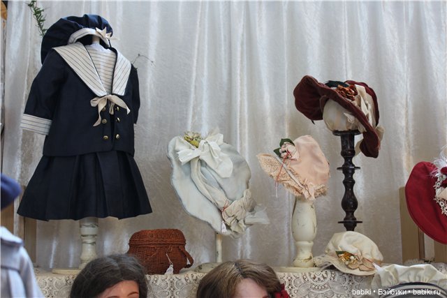 Антикварные куклы и репродукции на выставке кукол в немецком Neustadt 2011