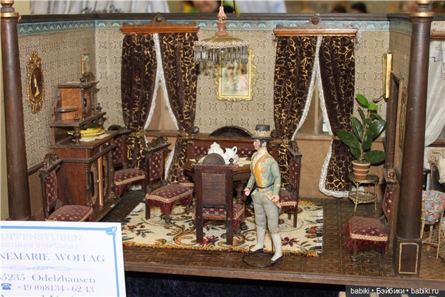 Антикварные куклы и репродукции на выставке кукол в немецком Neustadt 2011