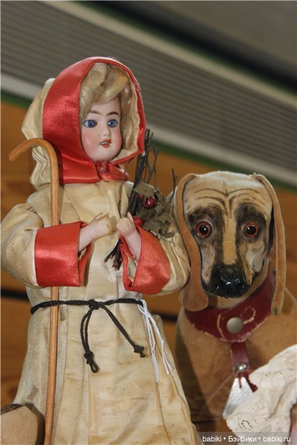 Антикварные куклы и репродукции на выставке кукол в немецком Neustadt 2011