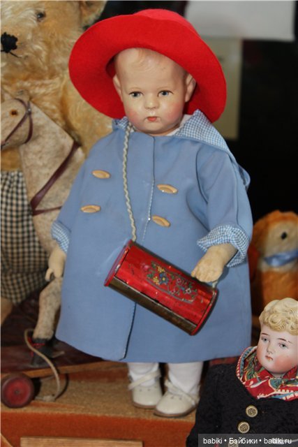 Антикварные куклы и репродукции на выставке кукол в немецком Neustadt 2011