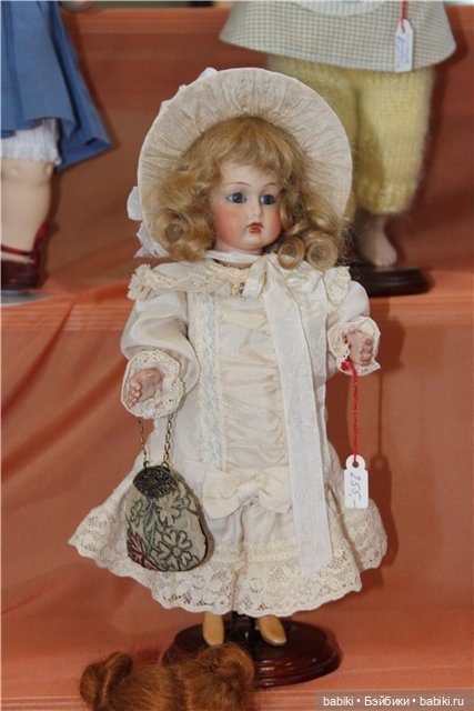 Антикварные куклы и репродукции на выставке кукол в немецком Neustadt 2011