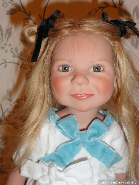 Белокурая кудряшка Corinne из коллекции Zwergnase 2012. Коллекционная кукла (фото 5)