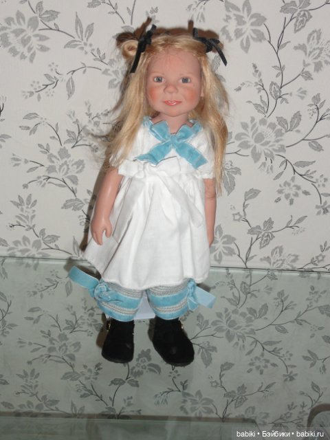 Белокурая кудряшка Corinne из коллекции Zwergnase 2012. Коллекционная кукла (фото 6)