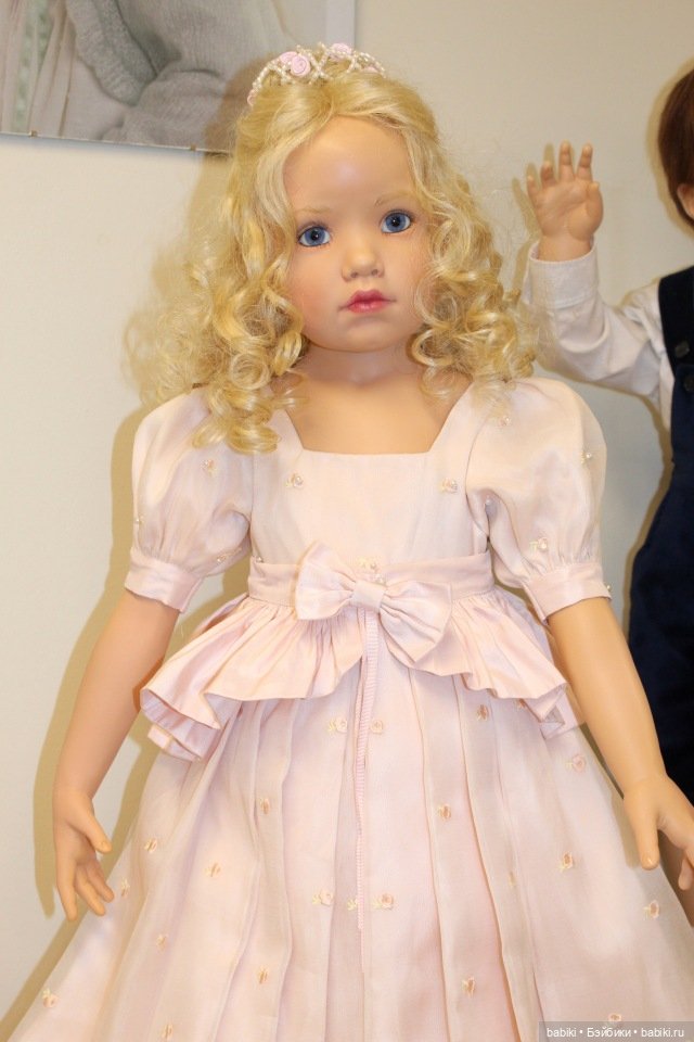 Показ кукол из последней коллекции Hildegard Gunzel. Опросник