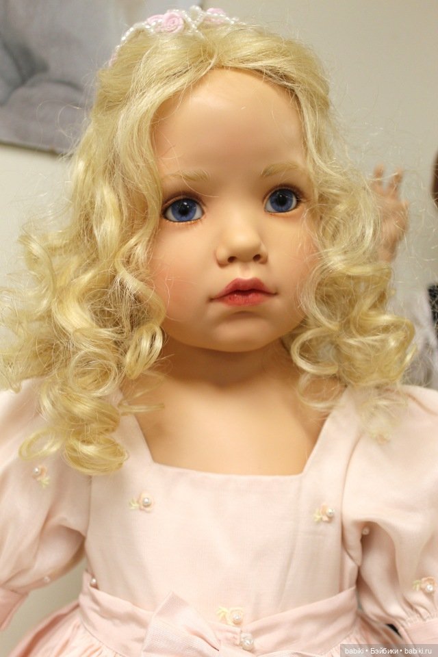 Показ кукол из последней коллекции Hildegard Gunzel. Опросник