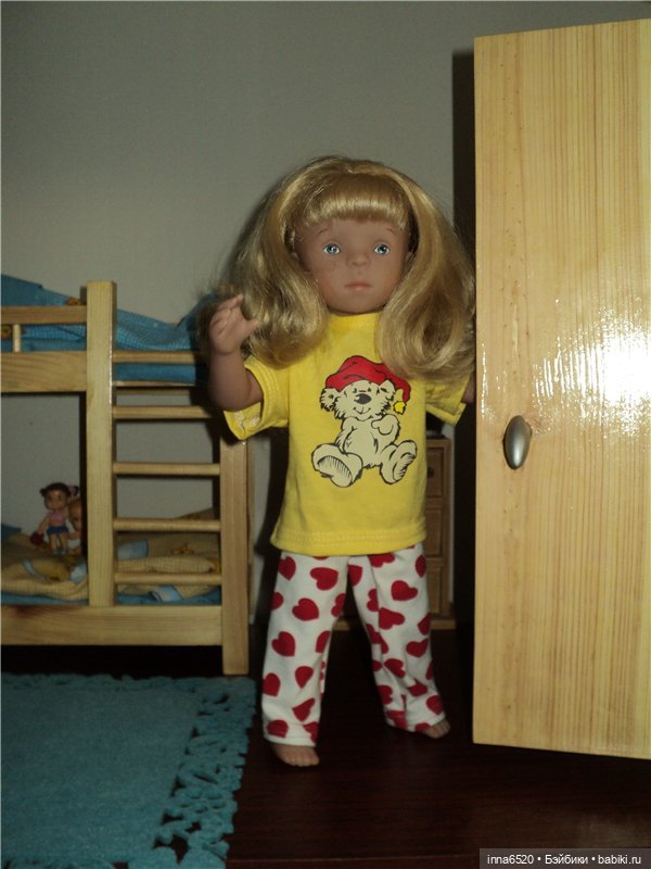 "С четверга на пятницу!" или "Новый наряд куколки Минушечки."