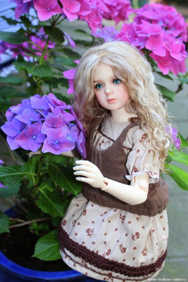 Аделина в саду с Гортензиями. (Dollshe Rosa) (фото 4)