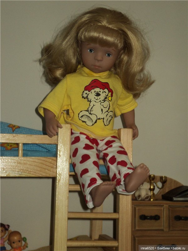 "С четверга на пятницу!" или "Новый наряд куколки Минушечки."