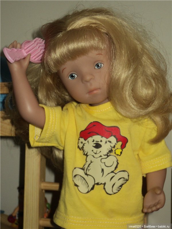 "С четверга на пятницу!" или "Новый наряд куколки Минушечки."