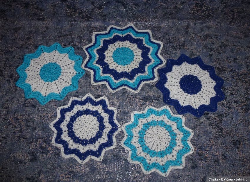 "К Новому Году" - набор из 5 вязаных салфеток (фото 2)