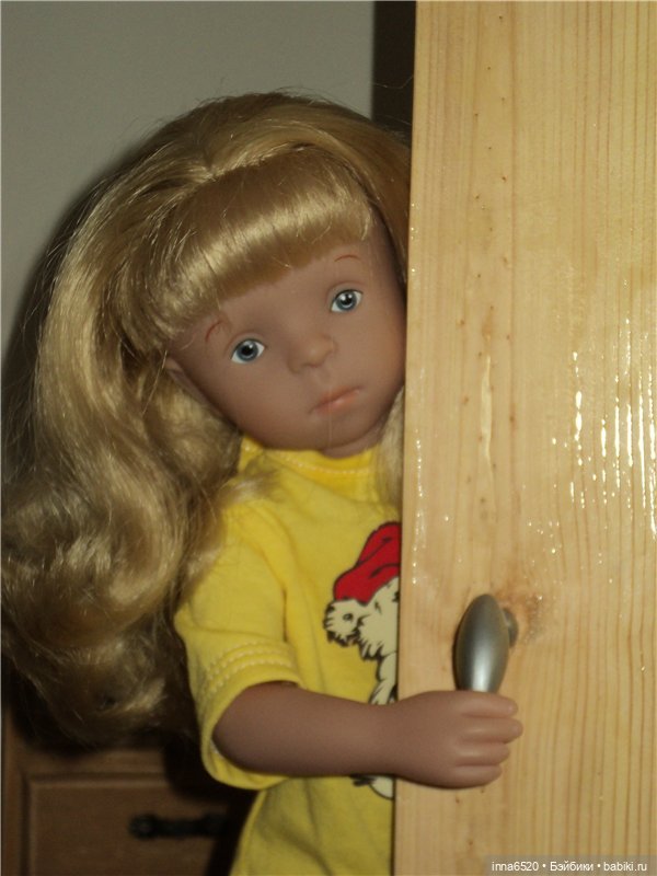 "С четверга на пятницу!" или "Новый наряд куколки Минушечки."