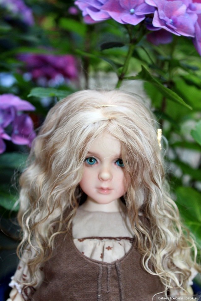 Аделина в саду с Гортензиями. (Dollshe Rosa)