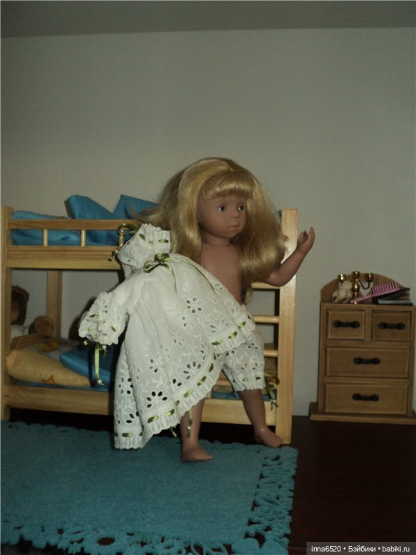 "С четверга на пятницу!" или "Новый наряд куколки Минушечки."