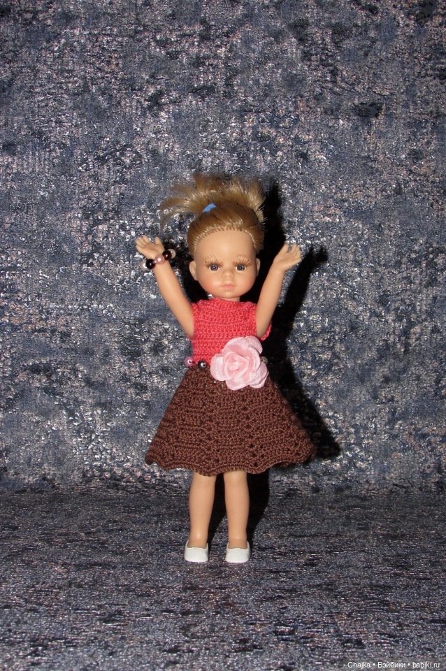 Авторское вязаное платье на кукол Паола Рейна мини - 21 см (Paola Reina mini - 21 cm) (фото 6)