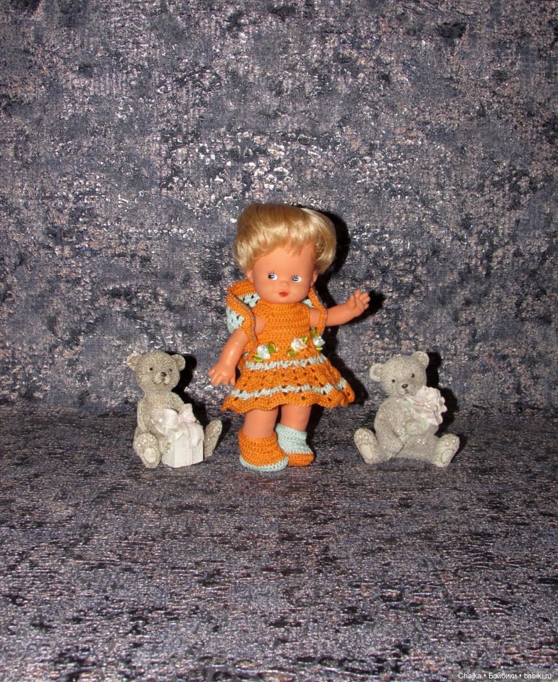 Вязаный наряд "Suzette and Brad" на кукол косолапок и кисс ми - 17 см и 18 см (фото 2)