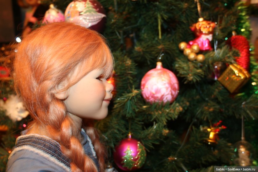 Ида под елочкой. Коллекционная кукла от Annette Himstedt (фото 2)