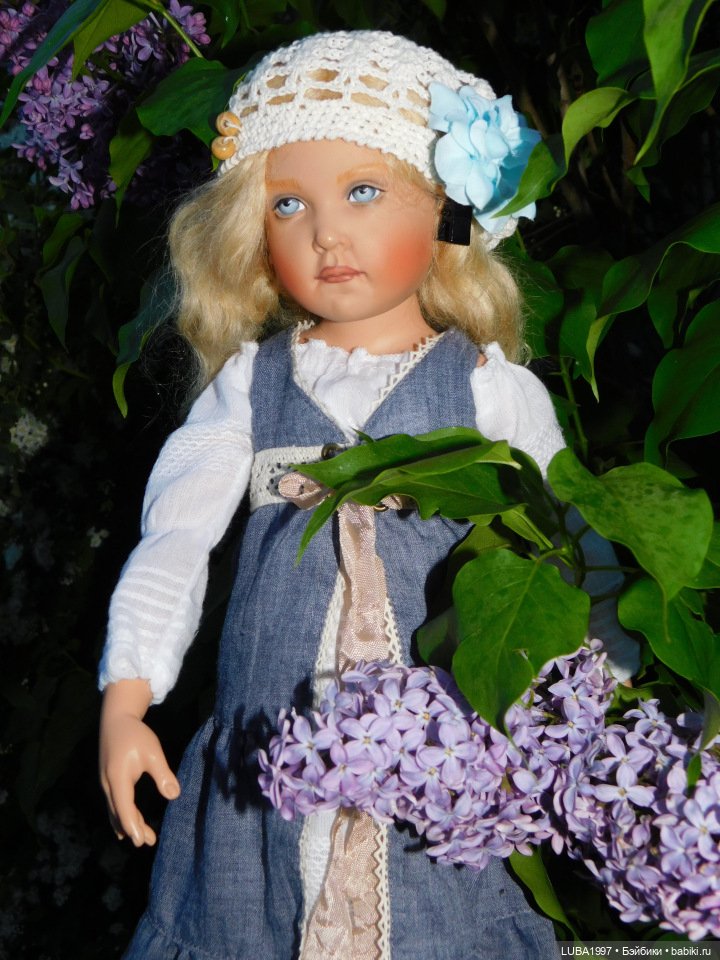 А мы вышли погулять и наряды показать