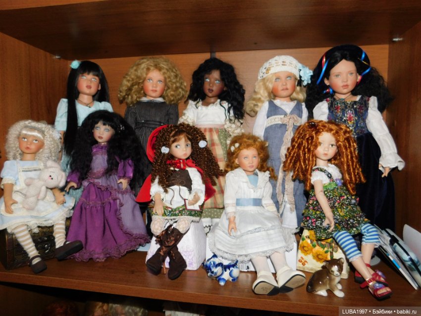 А мы вышли погулять и наряды показать