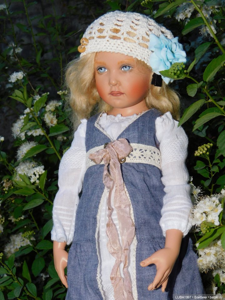 А мы вышли погулять и наряды показать