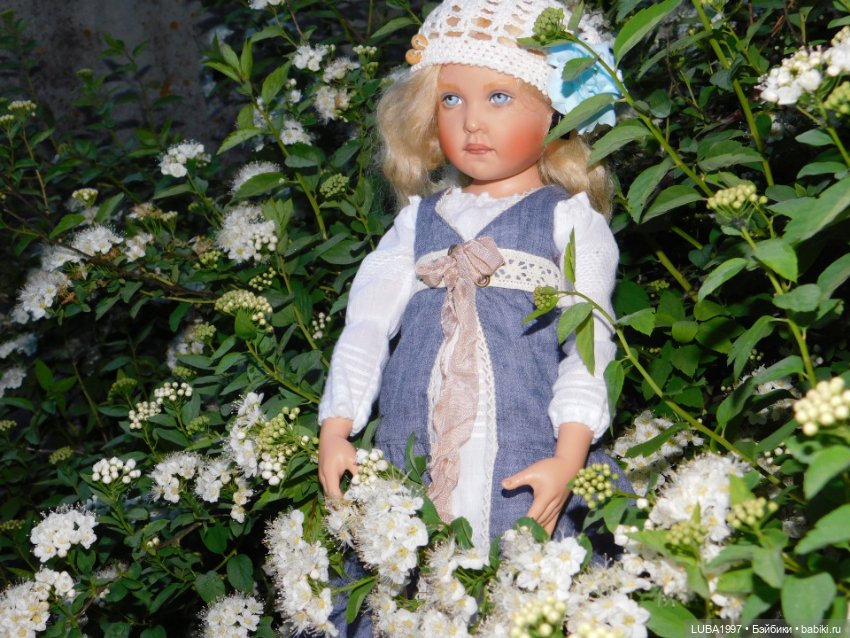 А мы вышли погулять и наряды показать