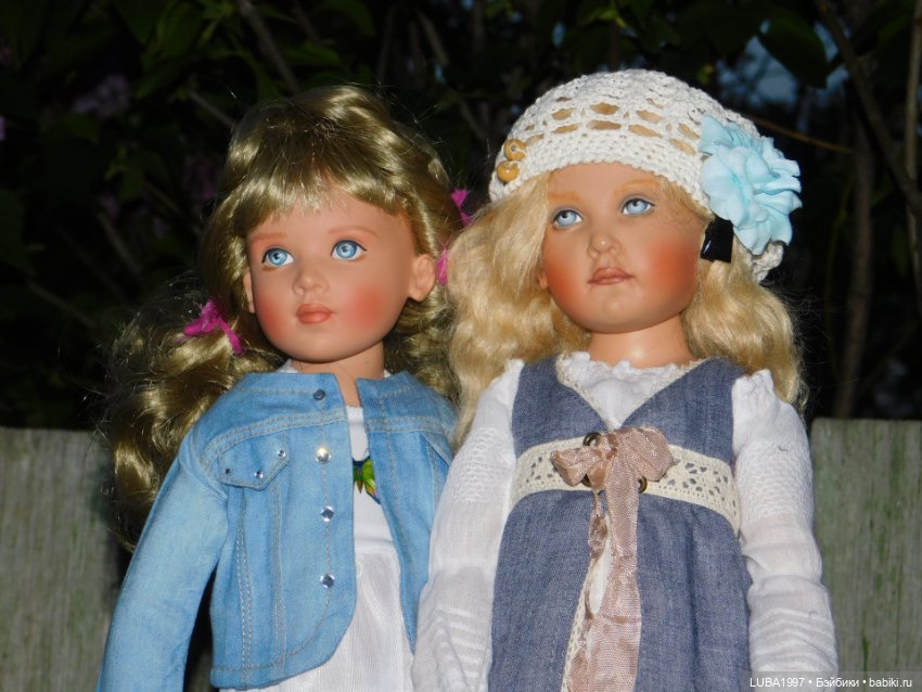 А мы вышли погулять и наряды показать