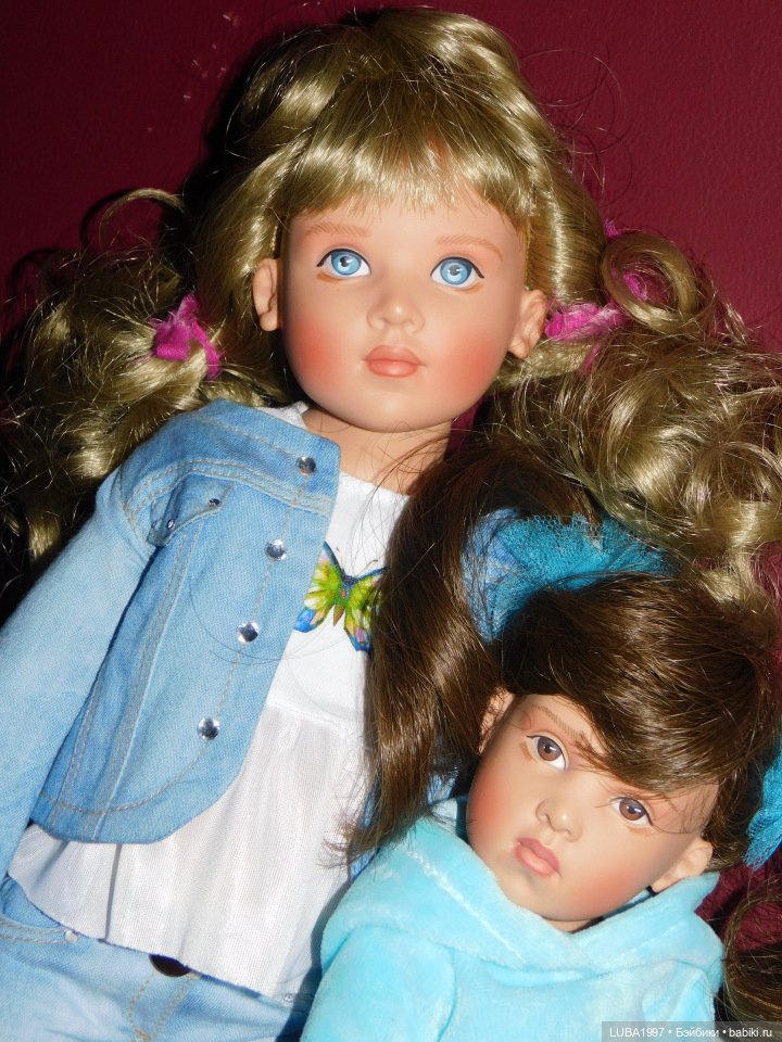 А мы вышли погулять и наряды показать