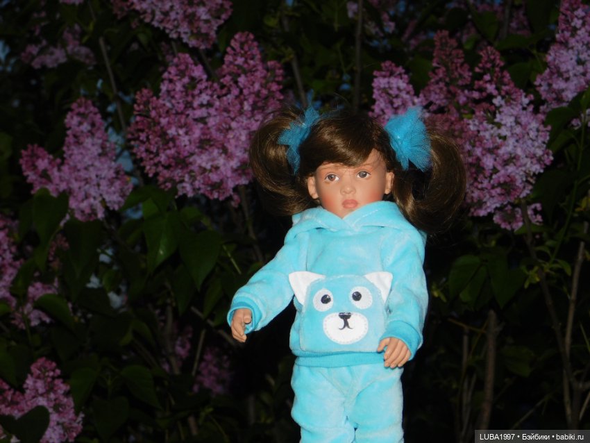 А мы вышли погулять и наряды показать