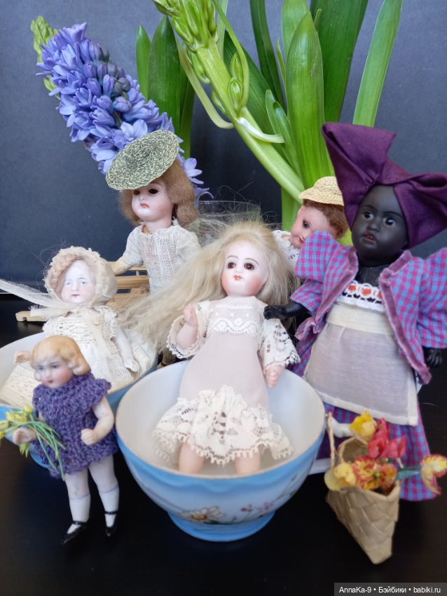 Суфражистки на прогулке — Антикварные куклы Mignonette (Миньонетта): карманные (фото 5)