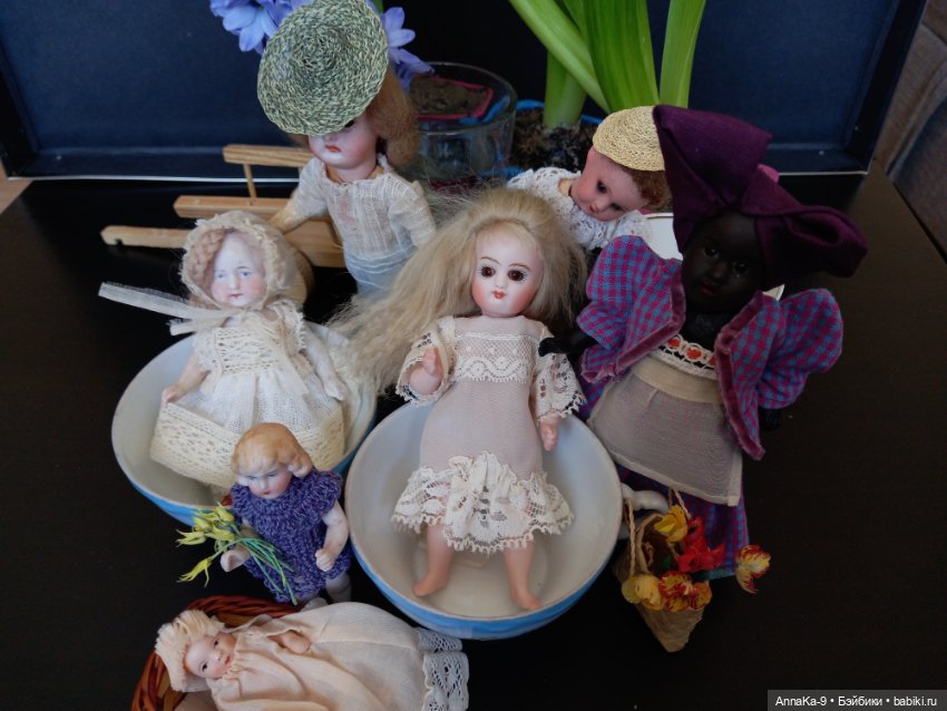 Суфражистки на прогулке — Антикварные куклы Mignonette (Миньонетта): карманные (фото 4)