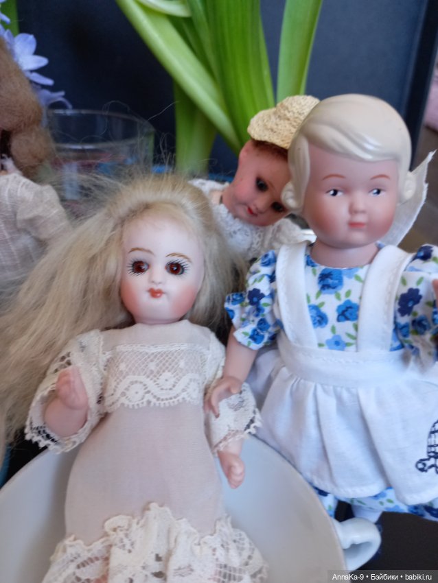 Суфражистки на прогулке — Антикварные куклы Mignonette (Миньонетта): карманные (фото 9)