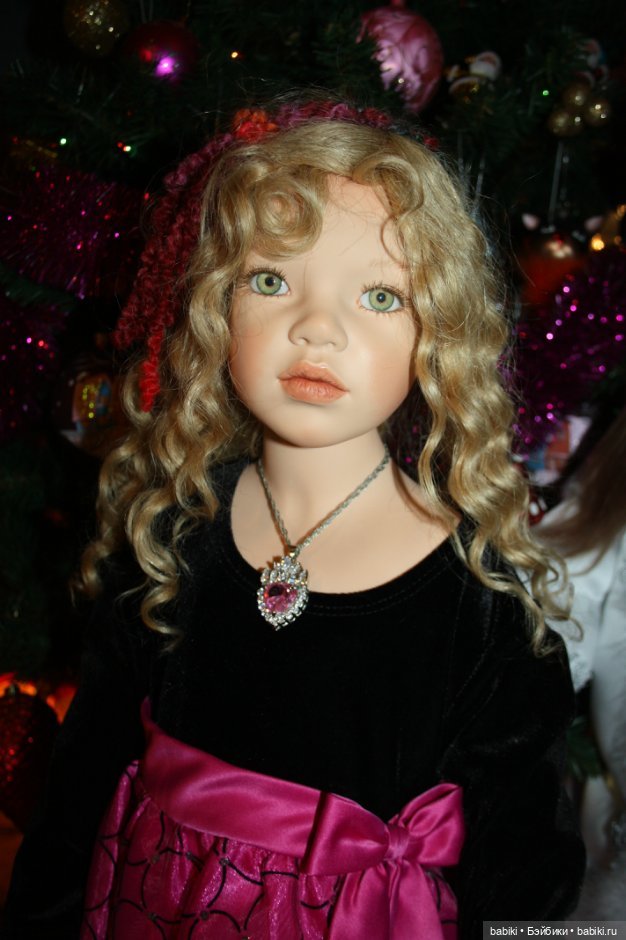 Снегурочка и Паула под елочкой! Куклы Софьи и Генри Заверужински (фото 2)