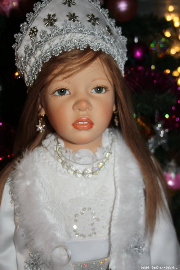 Снегурочка и Паула под елочкой! Куклы Софьи и Генри Заверужински (фото 4)