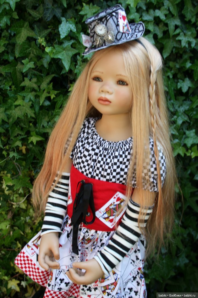 По мотивам Алисы в Стране Чудес. Лилит Annette Himstedt в образе Алисы