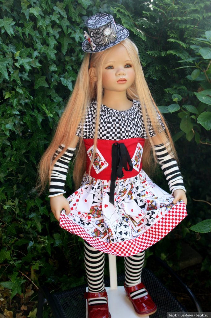 По мотивам Алисы в Стране Чудес. Лилит Annette Himstedt в образе Алисы