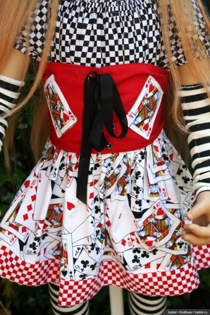 По мотивам Алисы в Стране Чудес. Лилит Annette Himstedt в образе Алисы