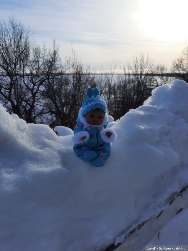 С праздником Весны! С 8 марта, красотки!!!(поздравляет еще Эля-пепита от Антонио Хуан)