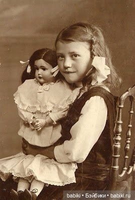 Старый фотоальбом. Девочки и куклы - продолжение