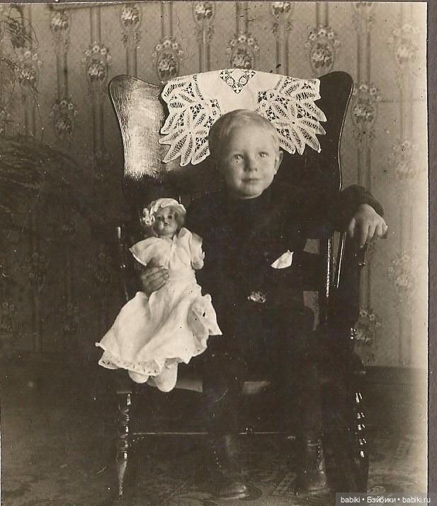 Старый фотоальбом. Девочки и куклы - продолжение