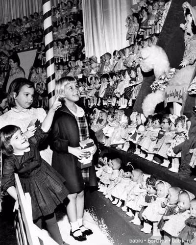 Старый фотоальбом. Девочки и куклы - продолжение