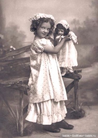 Старый фотоальбом. Девочки и куклы - продолжение