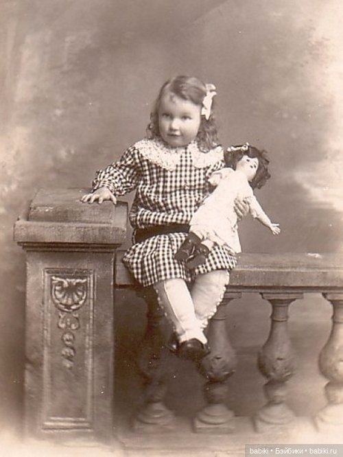 Старый фотоальбом. Девочки и куклы - продолжение