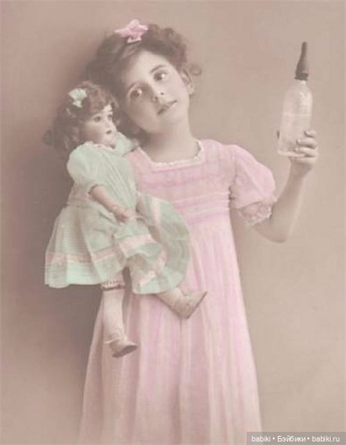 Старый фотоальбом. Девочки и куклы